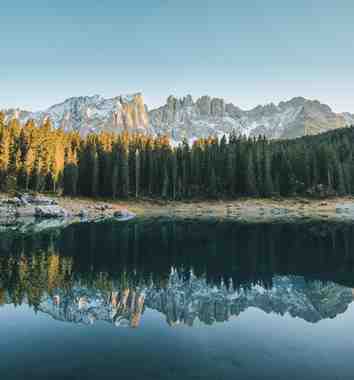 Il Lago di Carezza in autunno