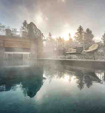 Der beheizte Außenpool im Winter