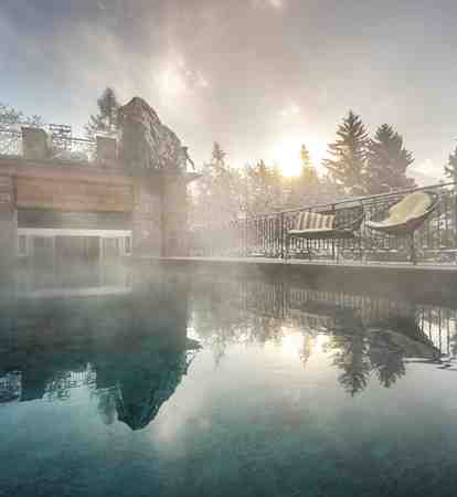 Der beheizte Außenpool im Winter