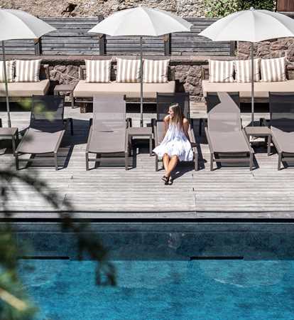 Relax on the pool side | Hotel Paradies